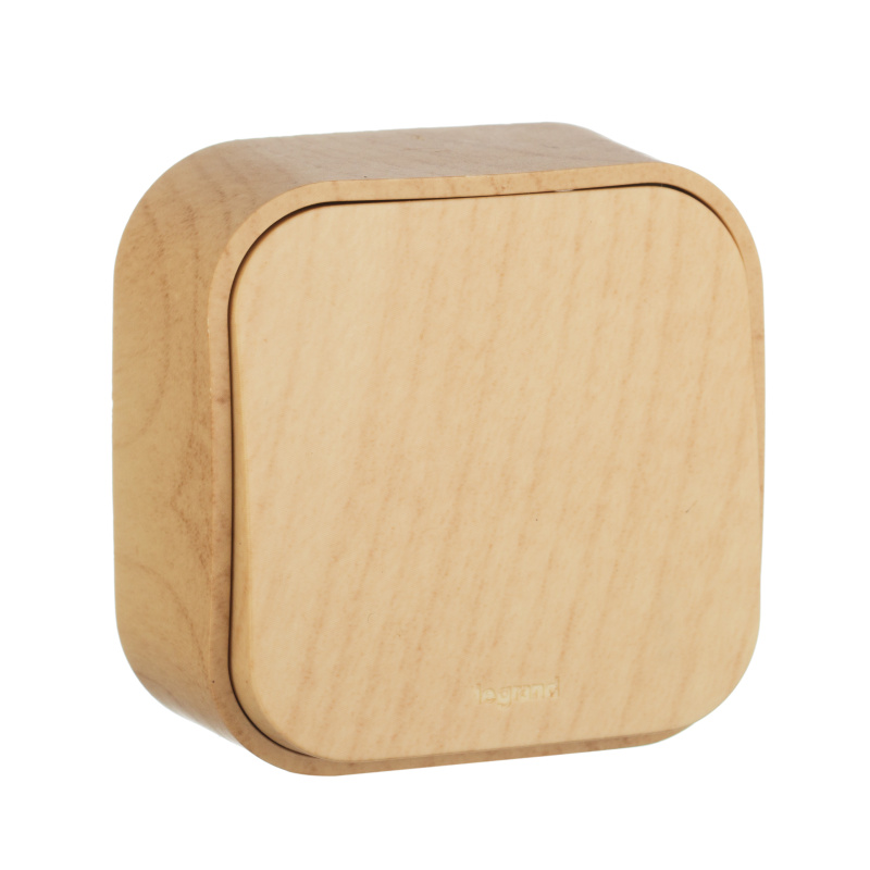 Quteo Переключатель одноклавишный наружный дерево 10А Legrand/Daccord 782264