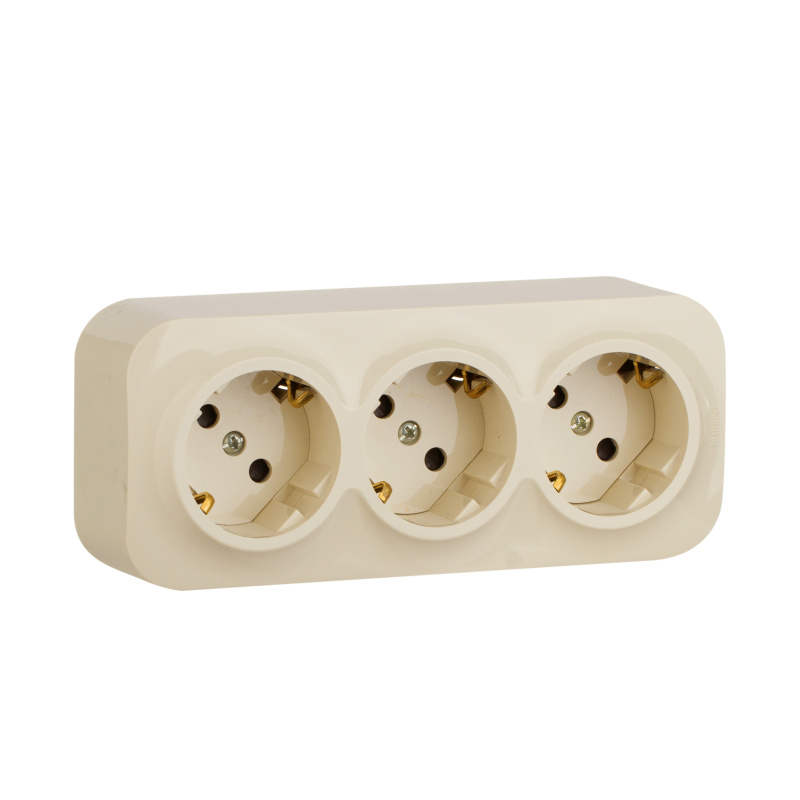 Quteo розеточный блок с предварительным           подключением 3 x 2К+З с защитными шторками - 16 A - 250 В IP 20 - Слоновая кость Legrand 782268