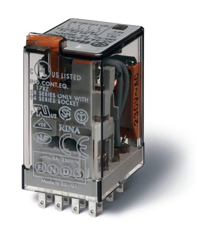 Реле электромеханическое универсальное миниатюрное, монтаж в розетку, 4CO 7A, контакты AgNi, катушка 230В АC, степень защиты RTI, опции: кнопка тест + мех.индикатор + LED FINDER 553482300054